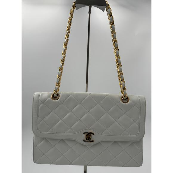 Chanel Vintage Classic Double Flap Bag in White Lambskin with 24K Gold Hardware - Picture 1 of 8